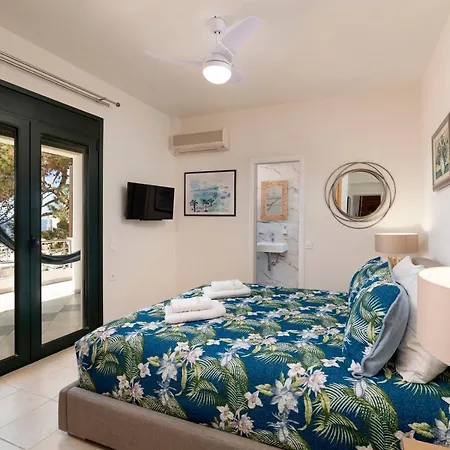 Paradisos Luxury Next To Koutsouras