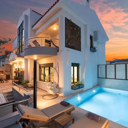 Paradisos Luxury Next To Villa Koutsouras