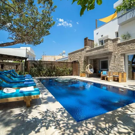 Paradisos Luxury Next To Villa Koutsouras